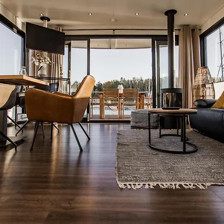 Modern Houseboat For 4 Guests Botel