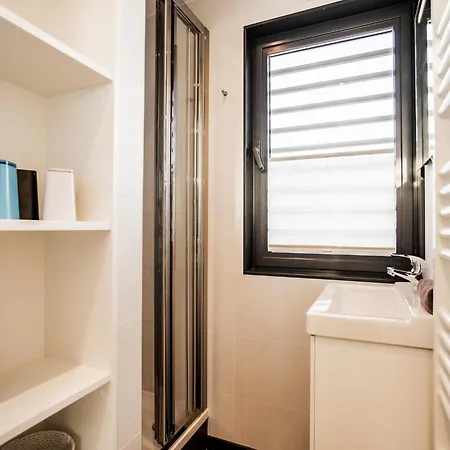 Modern Houseboat For 4 Guests