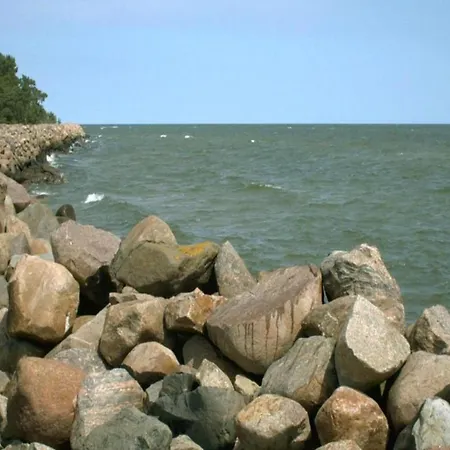 Modern Houseboat For 4 Guests Botel *