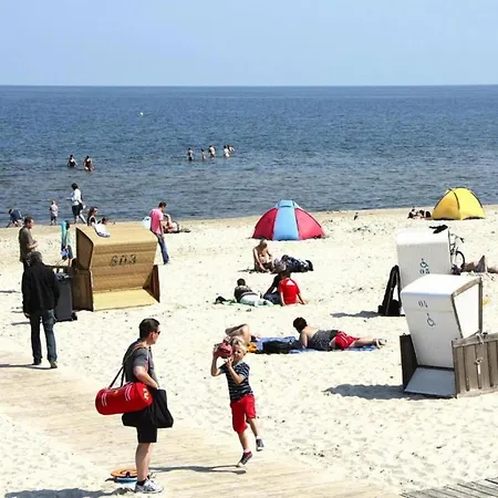 Modern Houseboat For 4 Guests *