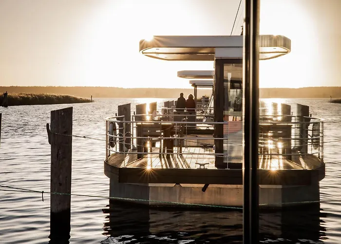 Modern Houseboat For 4 Guests 船屋 *